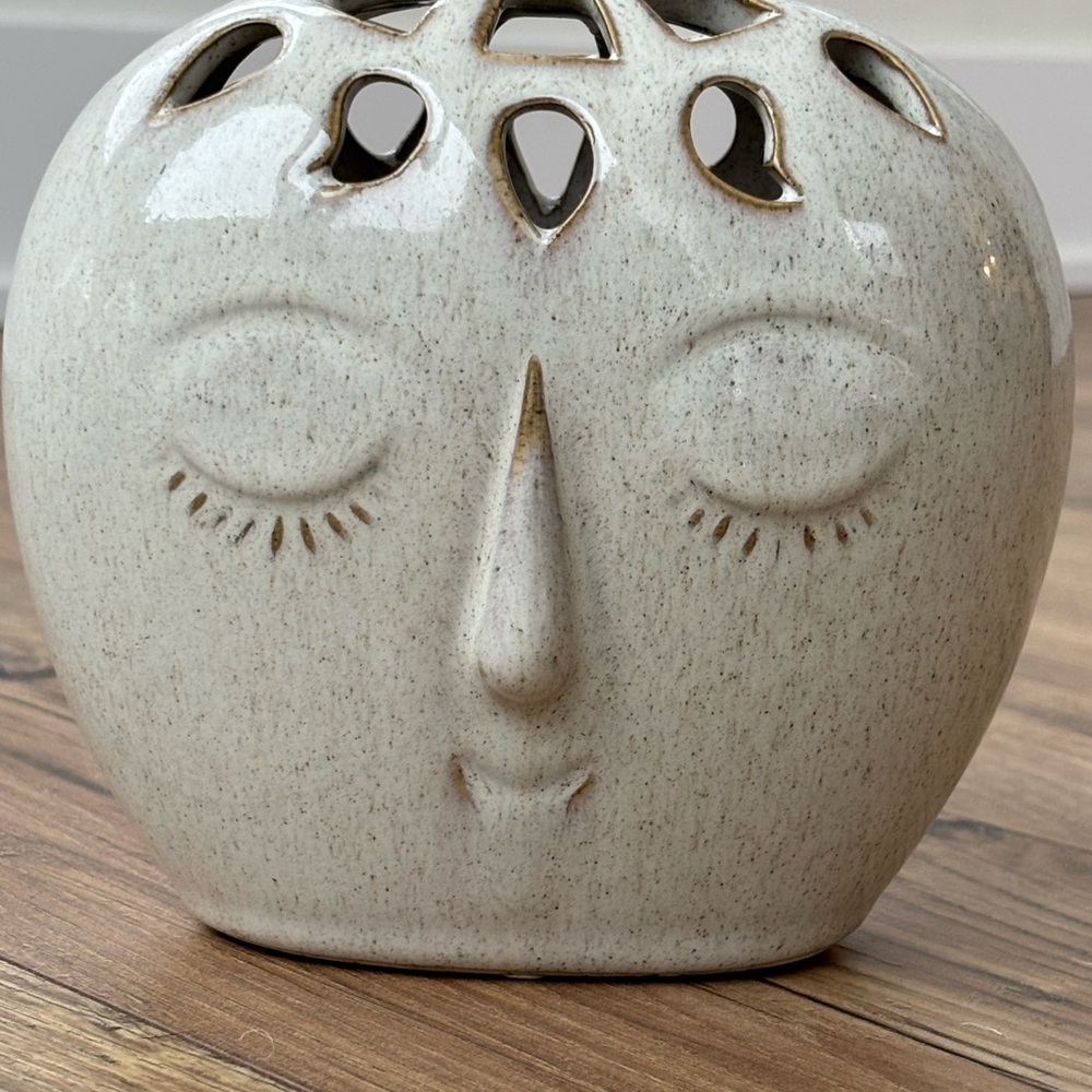 Ceramic Face Planter in Speckled Beige